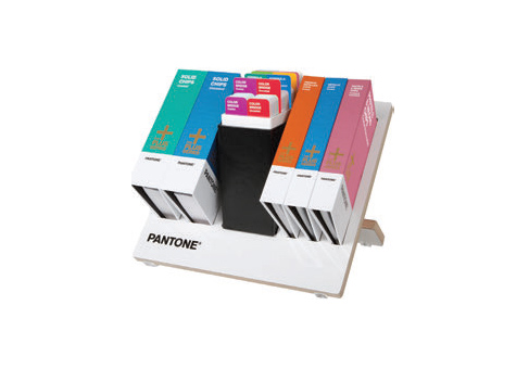 Pantone ’den 50. Yılına özel seri