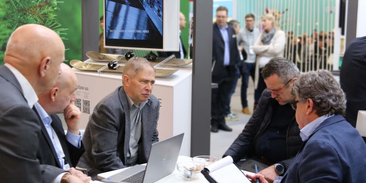 From Newcomer to Bestseller: The Success of KARL MAYER’s MAX GLASS ECO Composite Machine